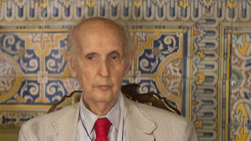 El Gobierno reconoce a Grisolía con la Gran Cruz de la Orden de Isabel la Católica