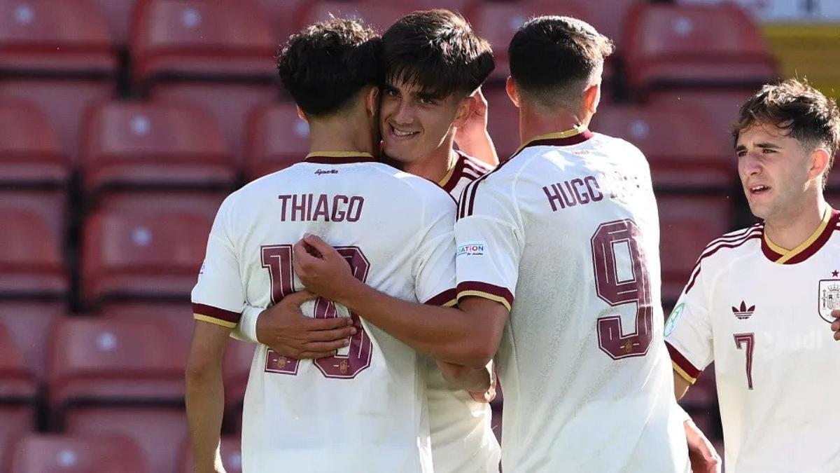 José Antonio Morante celebra uno de los goles del Gales España del Europeo Sub 19