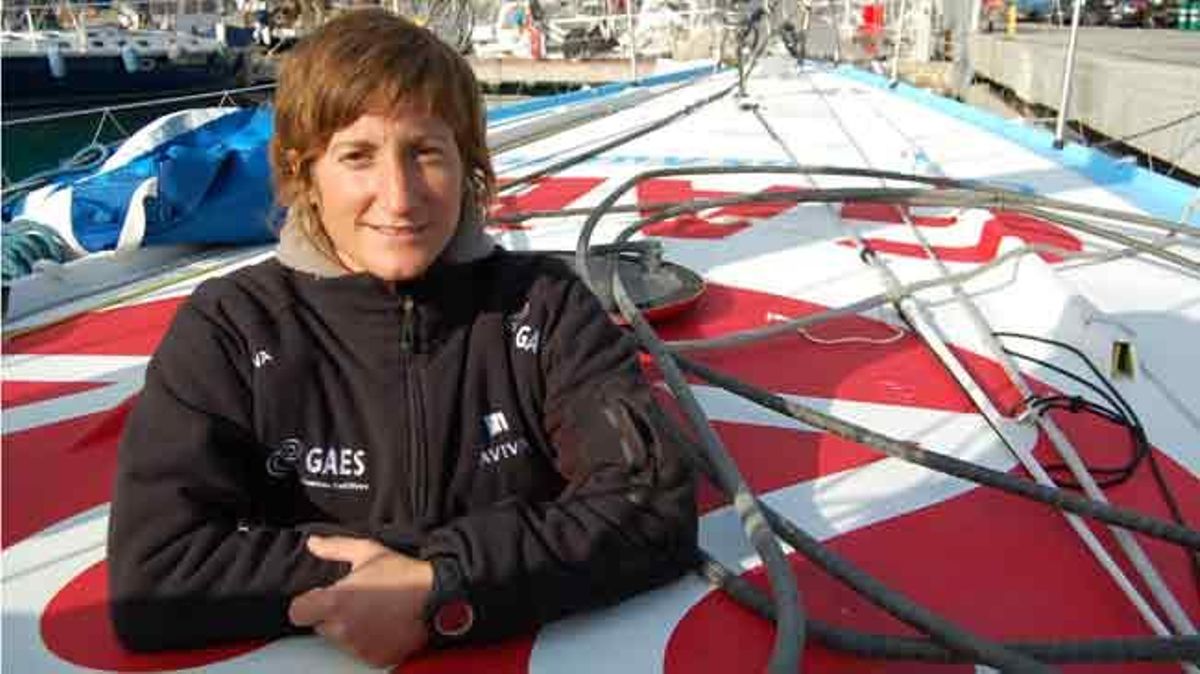Anna Corbella integra, juntament amb Dee Caffari, la primera tripulació totalment femenina que participa a la regata al voltant del món.