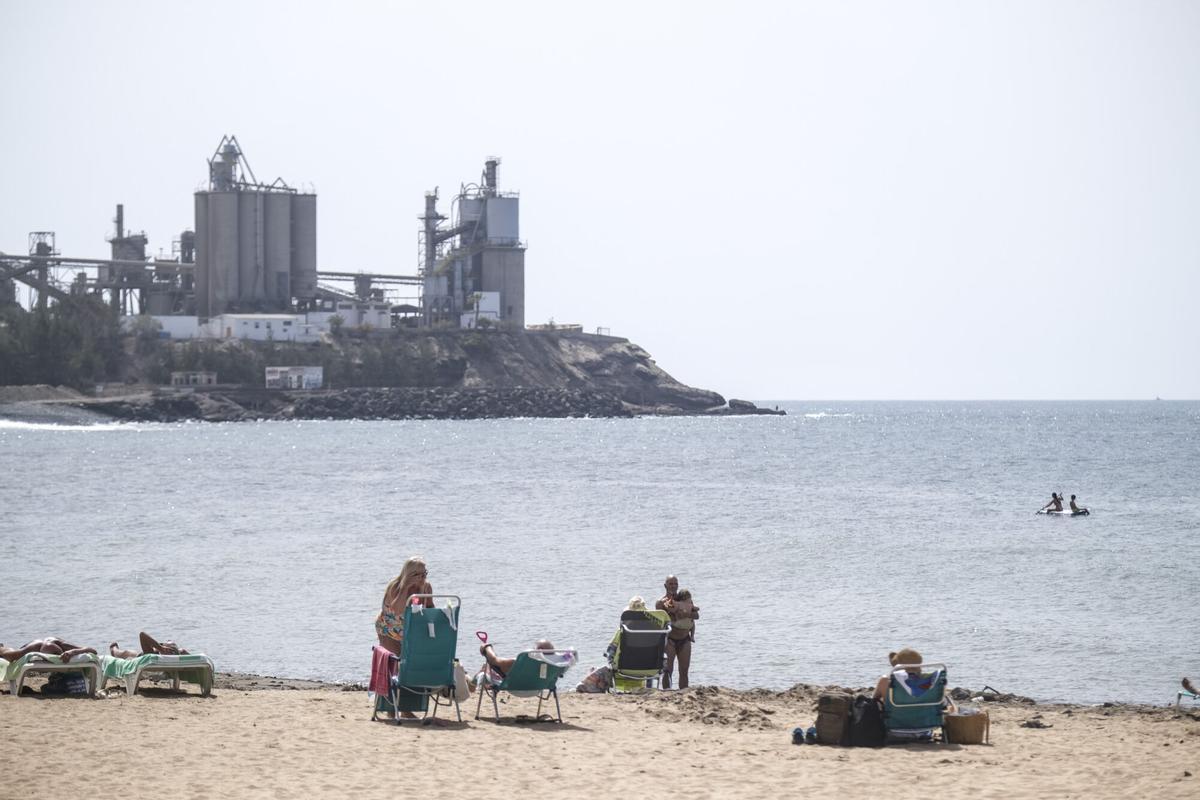 Las playas del sur recobran vida en Semana Santa