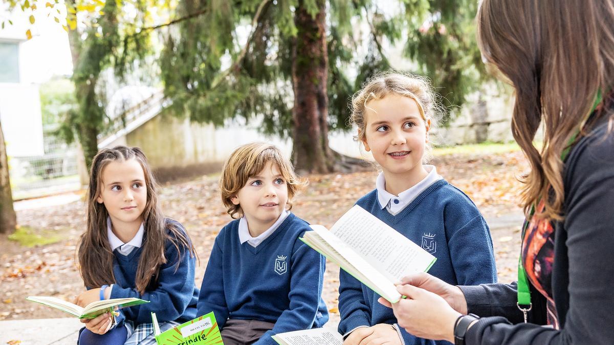 El colegio está acreditado por el British Council, certificado por la Asociación Nacional de Colegios Británicos en España y homologado por la Xunta de Galicia.