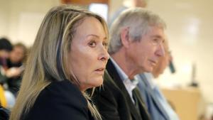 Marina Castaño, junto a Tomás Cavanna, exgerente de la Fundación Cela, durante una de las sesiones del juicio, en abril pasado.