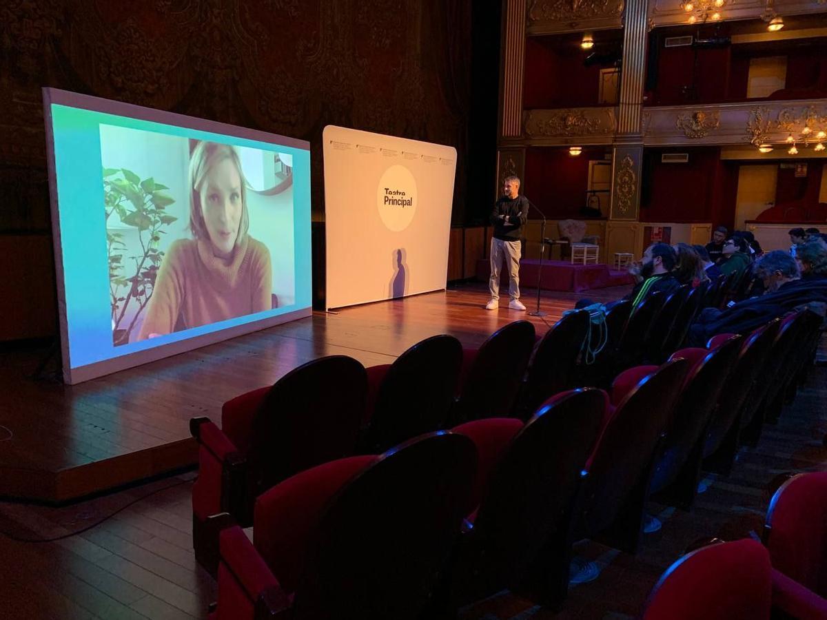 Marta Gil, directora, ha intervenido con un vídeo grabado en la presentación en el Principal