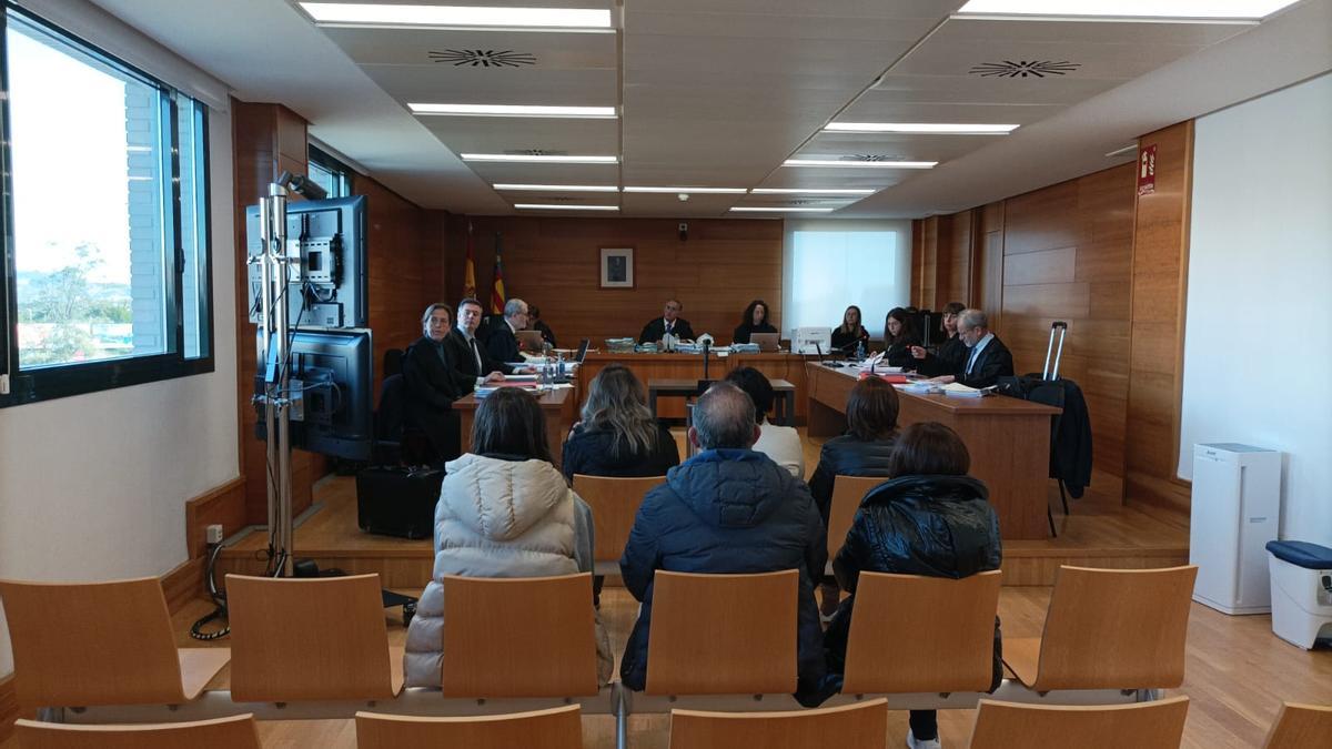 La Audiencia Provincial de Castelló ha acogido este miércoles una nueva sesión del juicio a la supuesta secta de Vistabella.