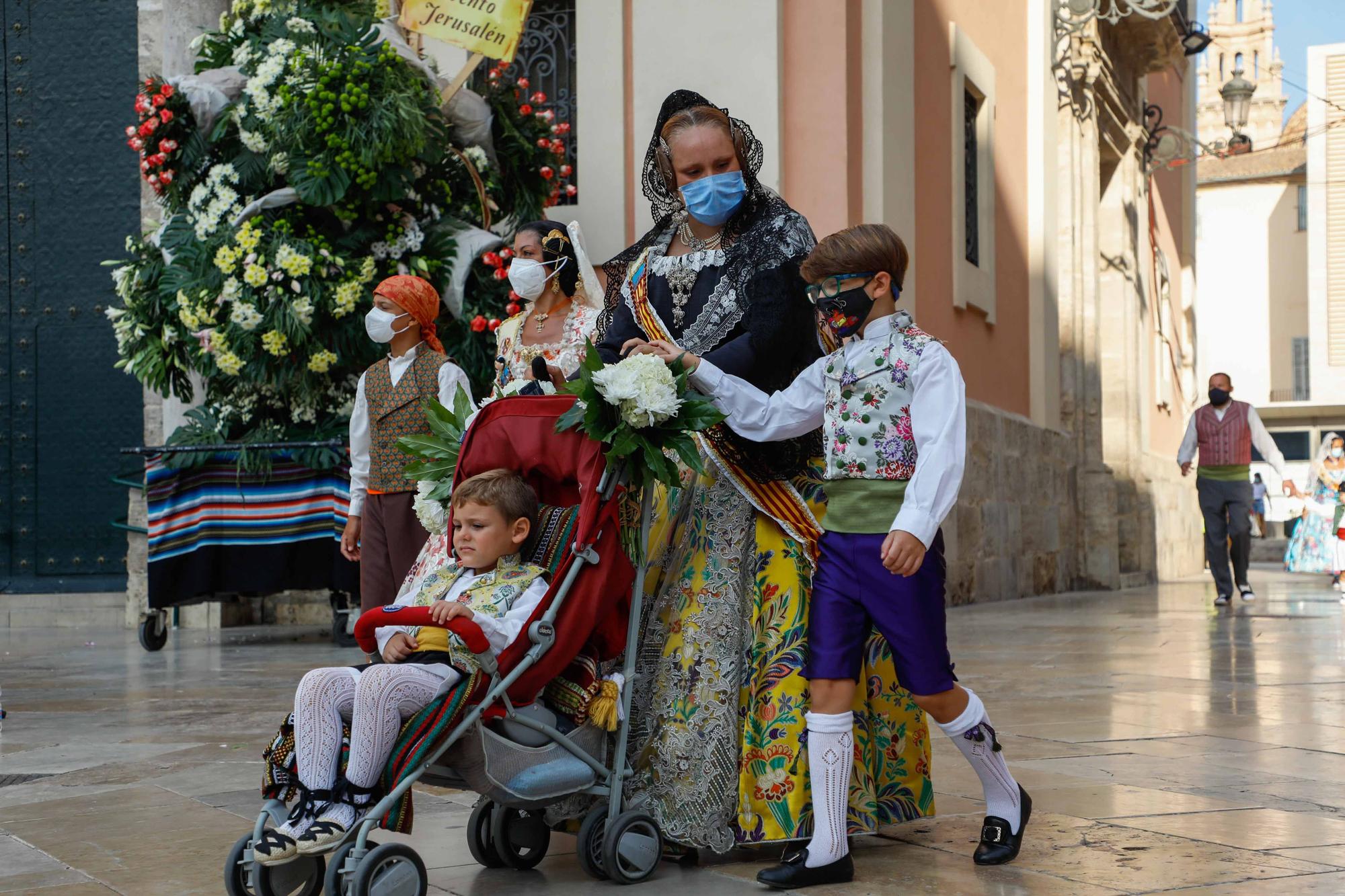 Búscate en el primer día de la ofrenda por las calles del Mar y Avellanas entre las 18:00 y las 19:00 horas