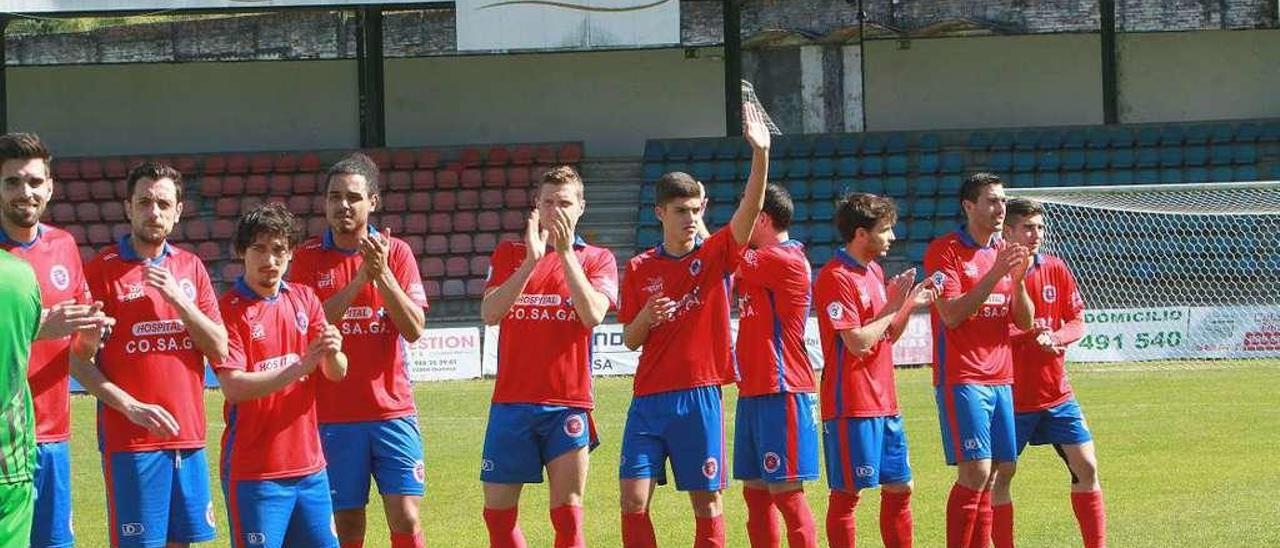 Los jugadores de UD Ourense, en los instantes previos al partido contra el Choco. // Iñaki Osorio