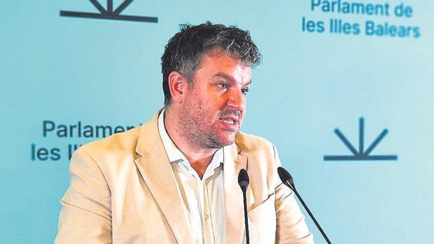 Més llama a la movilización contra los «ataques al catalán» del Govern y sus socios