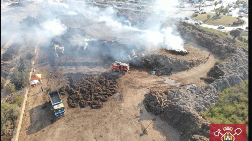Retirados 140 camiones de material de la planta de biomasa incendiada en Ibiza