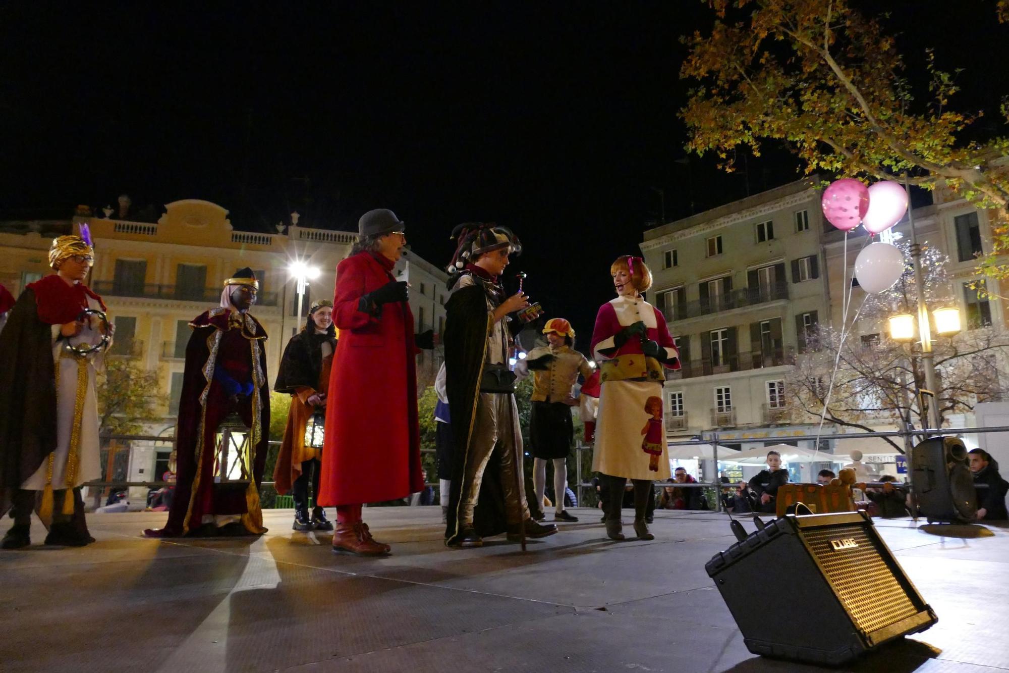 En Fumera, la Nadalina, el Tió i els capgrossos coincideixen al centre de Figueres