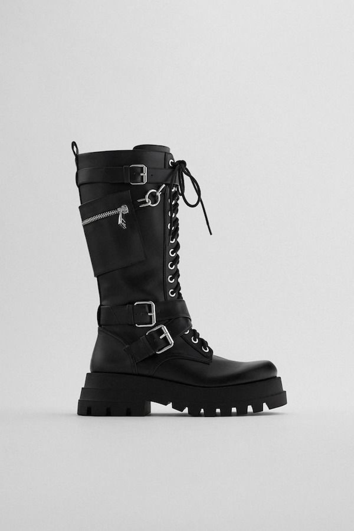 Las Combat boots con hebillas metalizadas y bolsillo