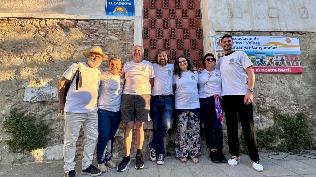 Oltra debuta como candidata de Compromís junto a la socialista Bernabé en un acto para poner una plaza a Salvem el Cabanyal