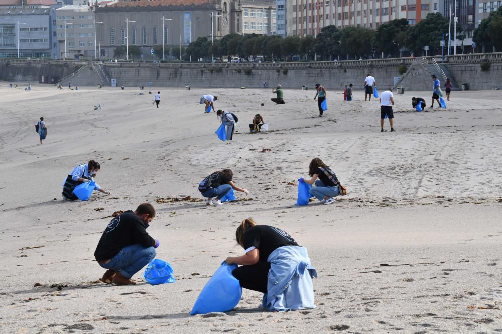 Limpieza de playas de voluntarios de Mar de Fábula