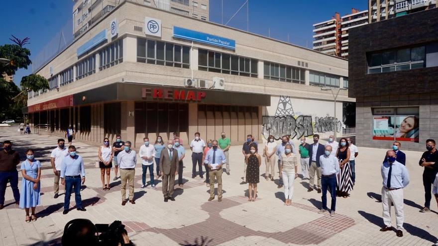 Lectura del manifiesto de los 31 alcaldes del PP en Málaga.