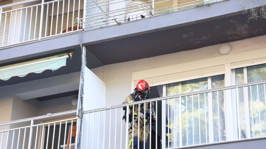 Incendio en una vivienda del barrio de San Blas en Alicante Incendio en una vivienda del barrio de San Blas en Alicante