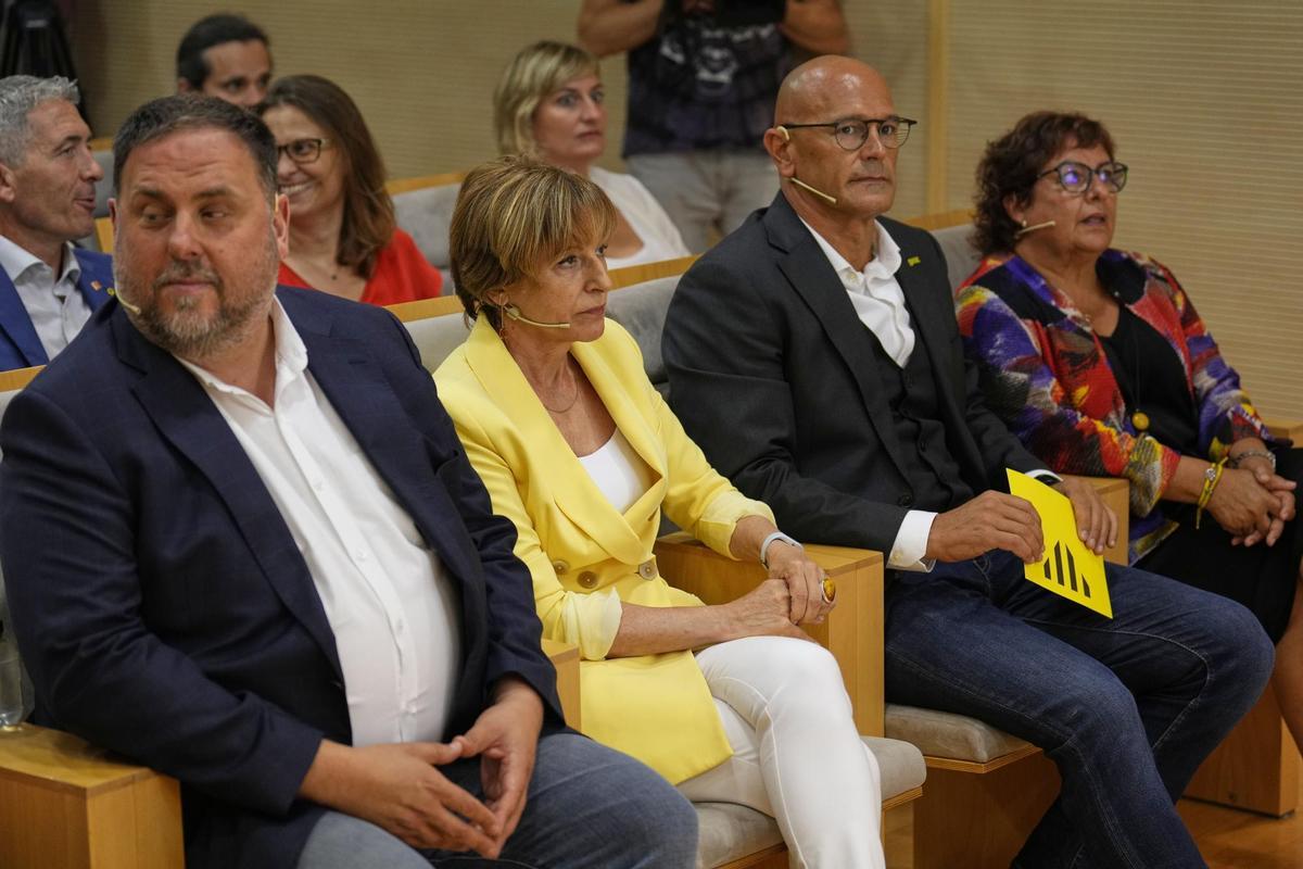 Foto de archivo ( 22/06/2022).- De izquierda a derecha, Oriol Junqueras, Carme Forcadell, Raul Romeva y Dolors Bassa. EFE/Alejandro Garcia