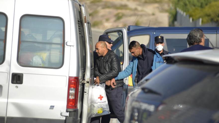 Los inmigrantes son trasladados desde Cartagena a Málaga