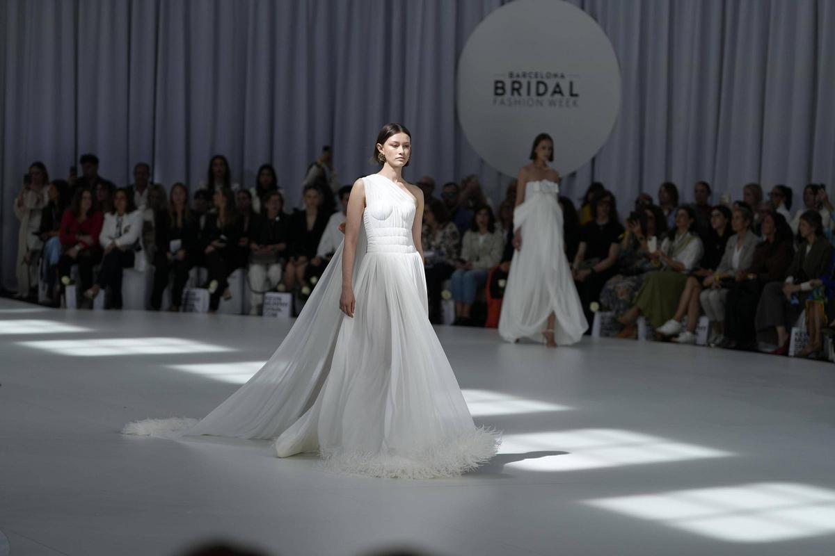 Desfile de la diseñadora Isabel Sanchís en la Barcelona Bridal Fashion Week Desfile de la diseñadora Isabel Sanchís en la Barcelona Bridal Fashion Week