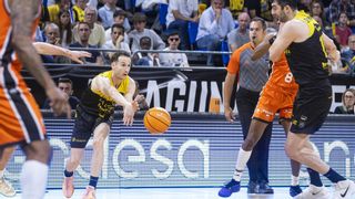 El CB Canarias se despide con la cabeza alta