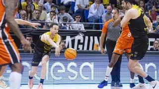 El CB Canarias se despide con la cabeza alta