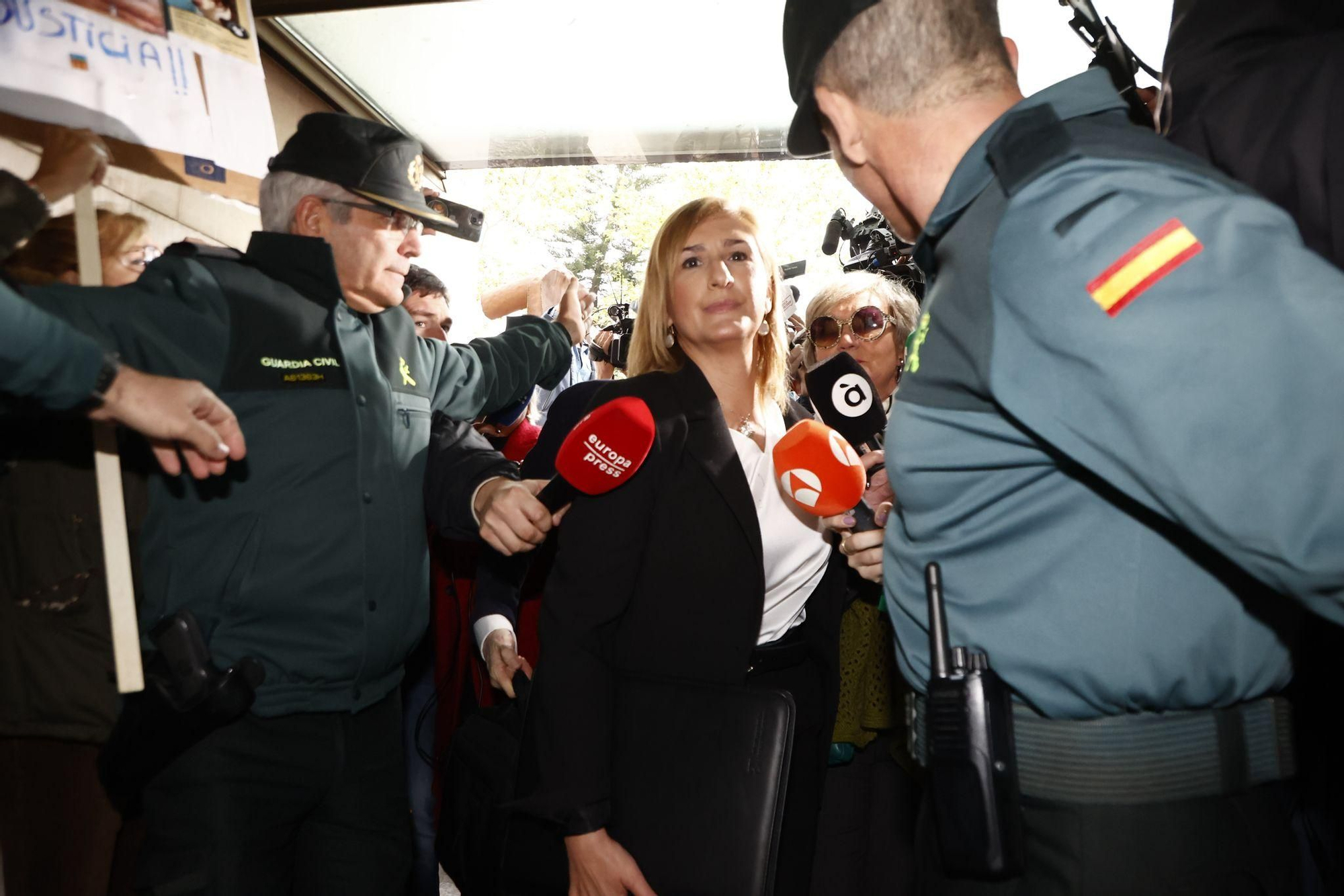 La llegada de la exconsellera Pradas y Argüeso para declarar como imputados por la gestión de la dana