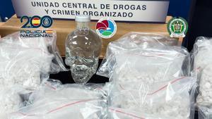 La Policía Nacional, en colaboración con la DEA norteamericana y la policía colombiana ha interceptado por primera vez en España un cargamento de heroína en pastillas, en una operación en la que han sido incautados ocho kilos de esta droga cuando iban a entregarse a plena luz del día en un aparcamiento de un centro comercial en Madrid. EFE/ Policía Nacional // SOLO USO EDITORIAL/SOLO DISPONIBLE PARA ILUSTRAR LA NOTICIA QUE ACOMPAÑA (CRÉDITO OBLIGATORIO). SOLO USO EDITORIAL/SOLO DISPONIBLE PARA ILUSTRAR LA NOTICIA QUE ACOMPAÑA (CRÉDITO OBLIGATORIO)