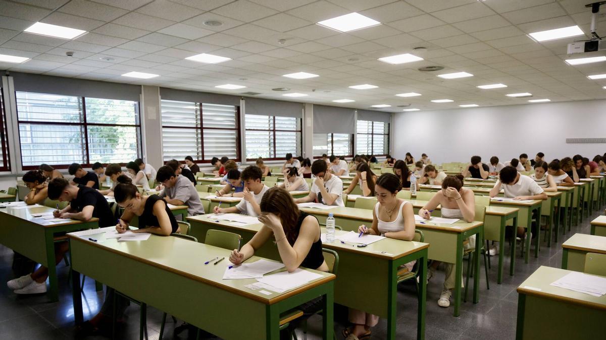 Valencia. Universidad politécnica de Valencia. UPV UNIVERSITAT pruebas examen exámenes PAU segunda convocatoria VLC