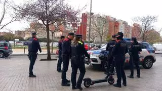 La presión policial en el aeropuerto y en Barcelona desplaza a los multirreincidentes a L'Hospitalet