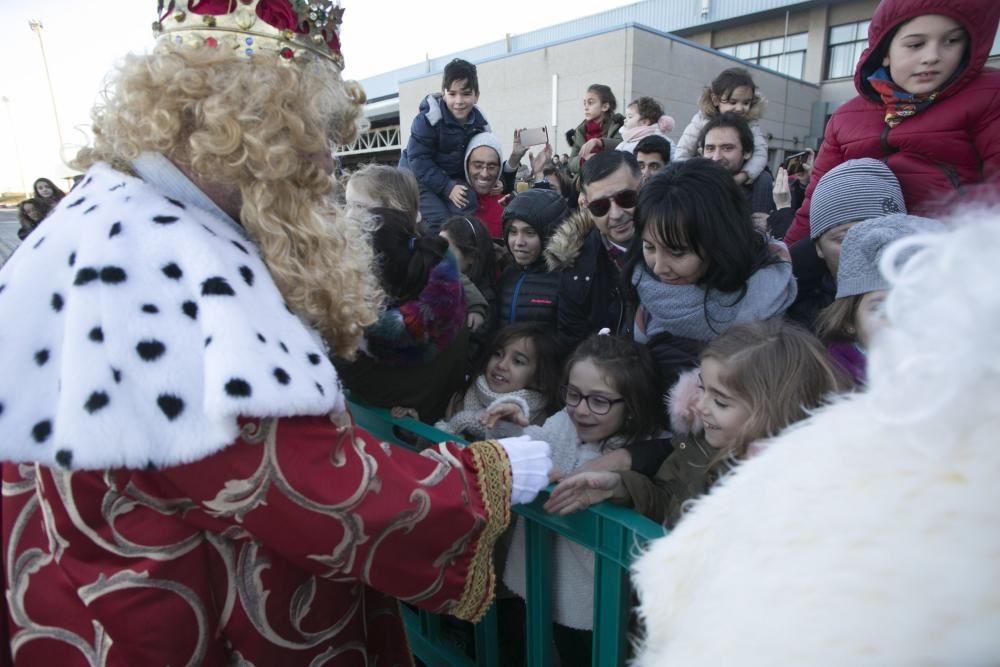 Llegada de los Reyes Magos al aeropuerto de Asturias