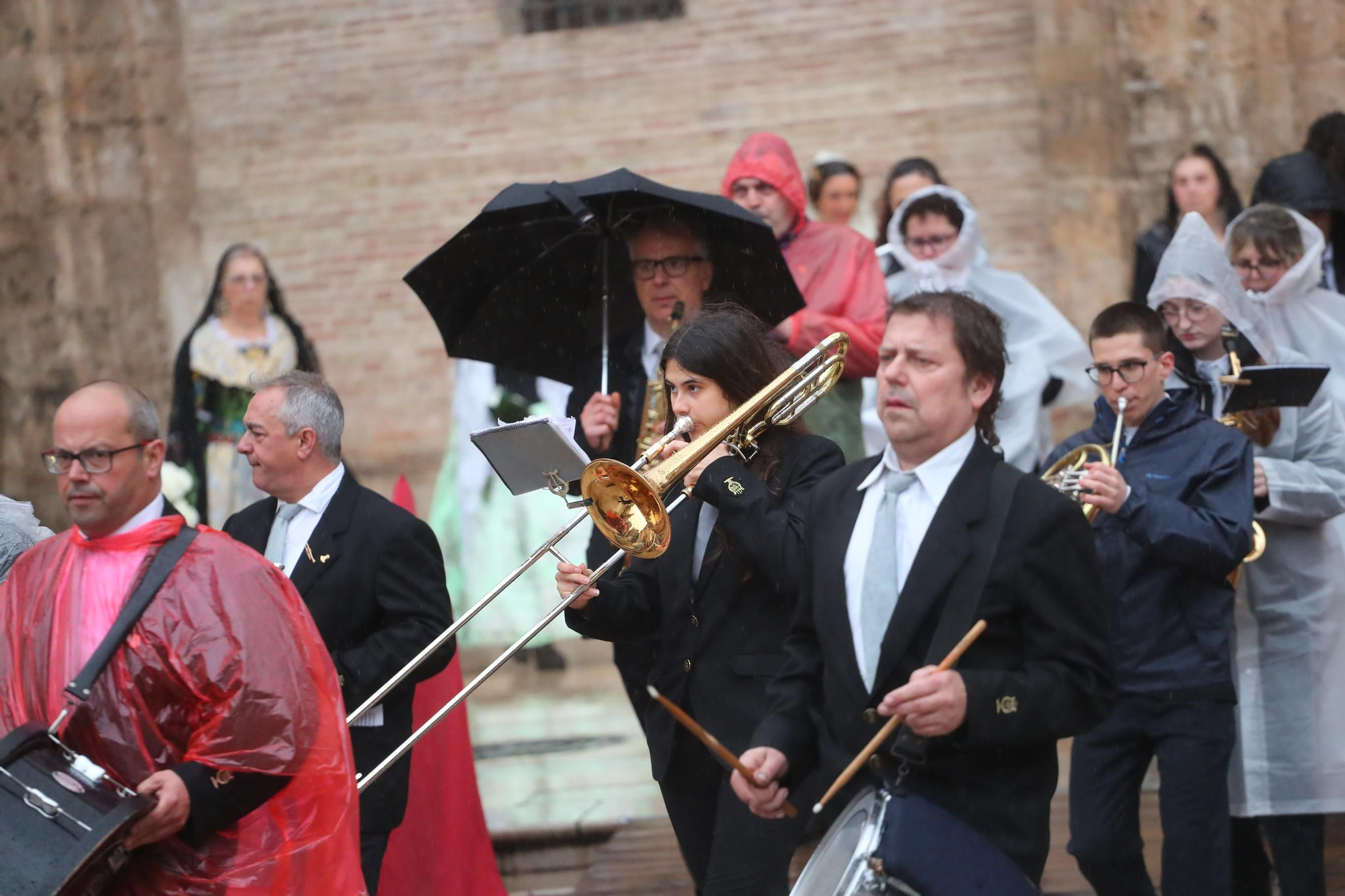 Búscate en el primer día de ofrenda por la calle de la Paz (entre las 17:00 a las 18:00 horas)