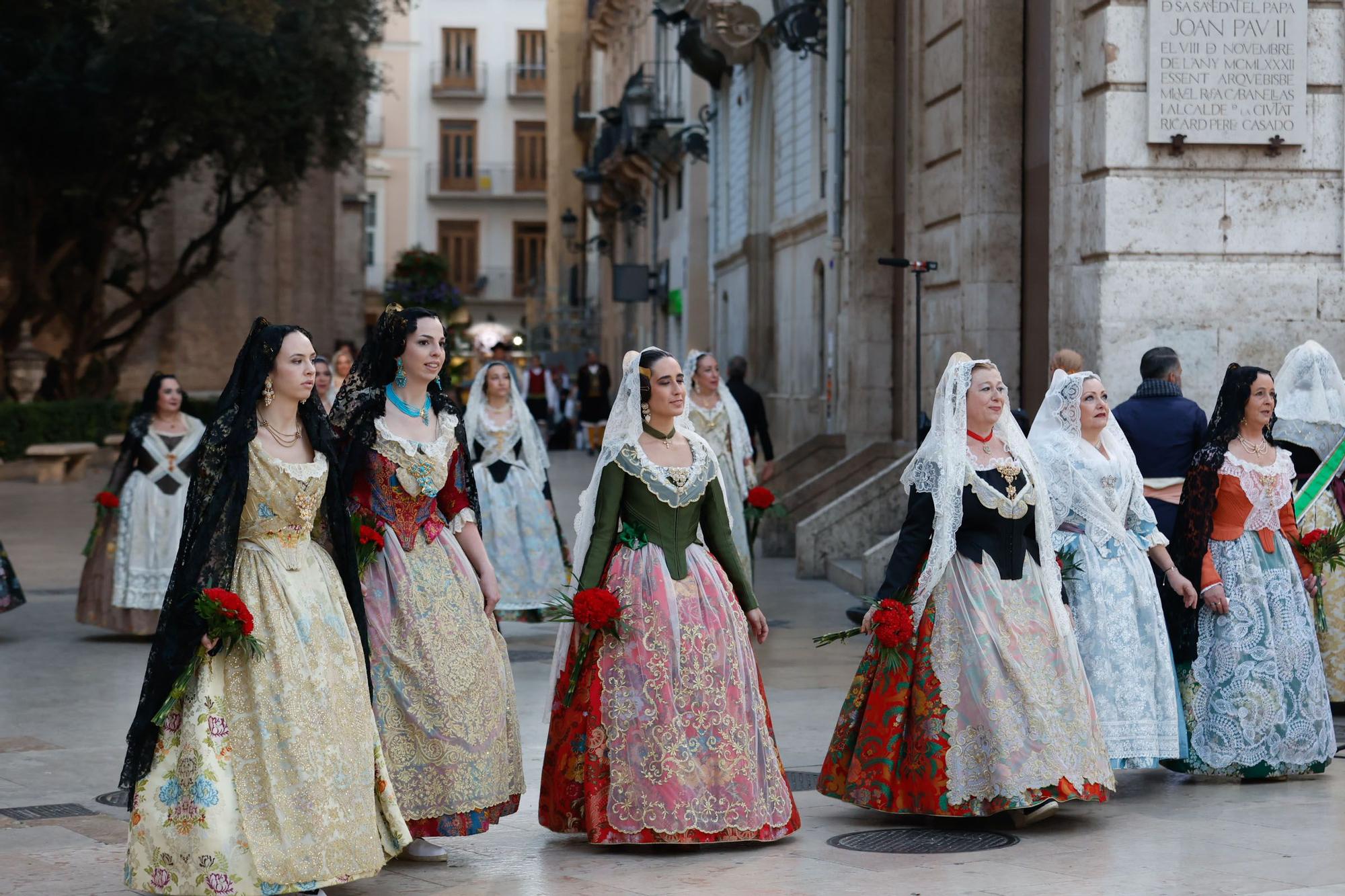 Búscate en el primer día de la Ofrenda en la calle San Vicente entre las 18:00 y las 19:00