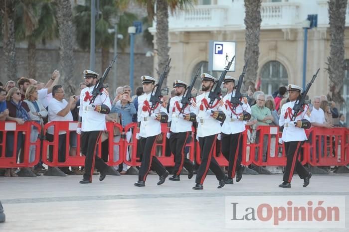 Arriado Solemne de Bandera en el puerto de Cartagena