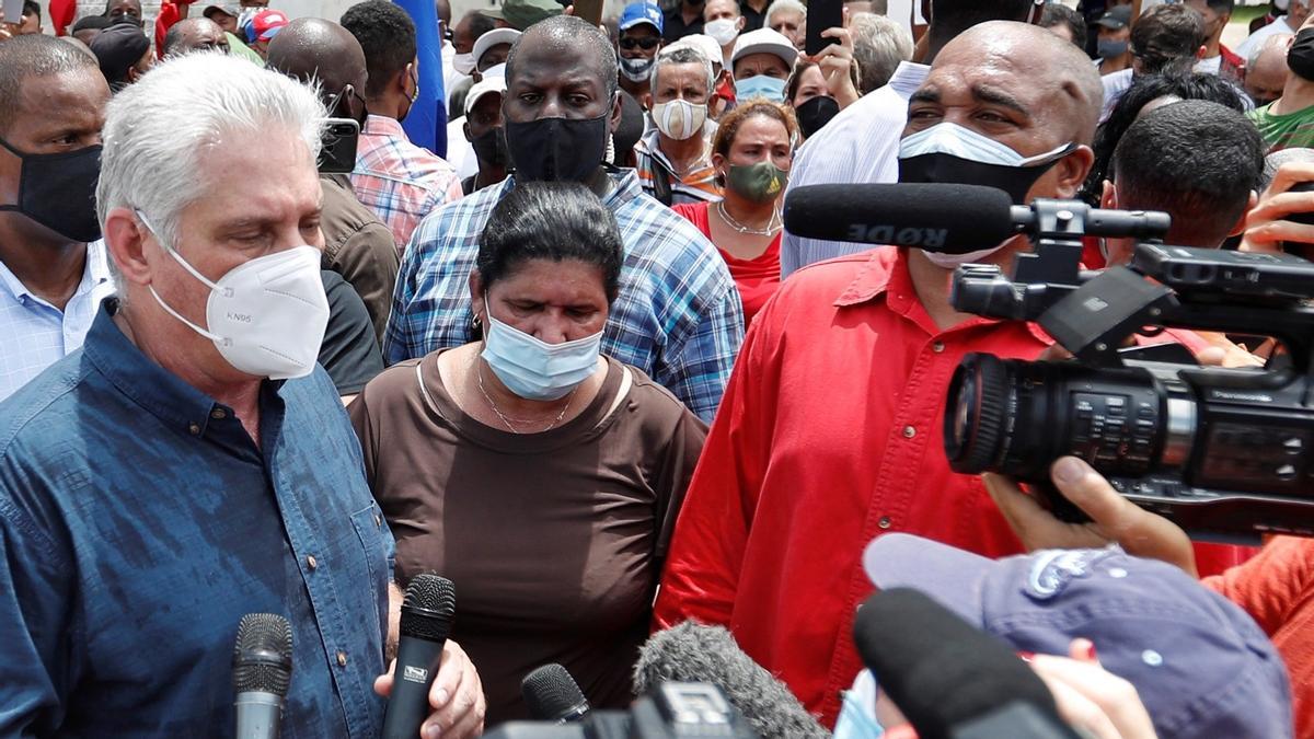 Presidente cubano convoca a sus partidarios a combatir protestas callejeras