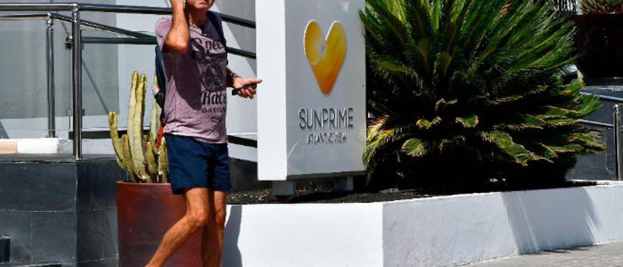 Un turista en un hotel de Sunprime, una de las marcas de Thomas Cook.