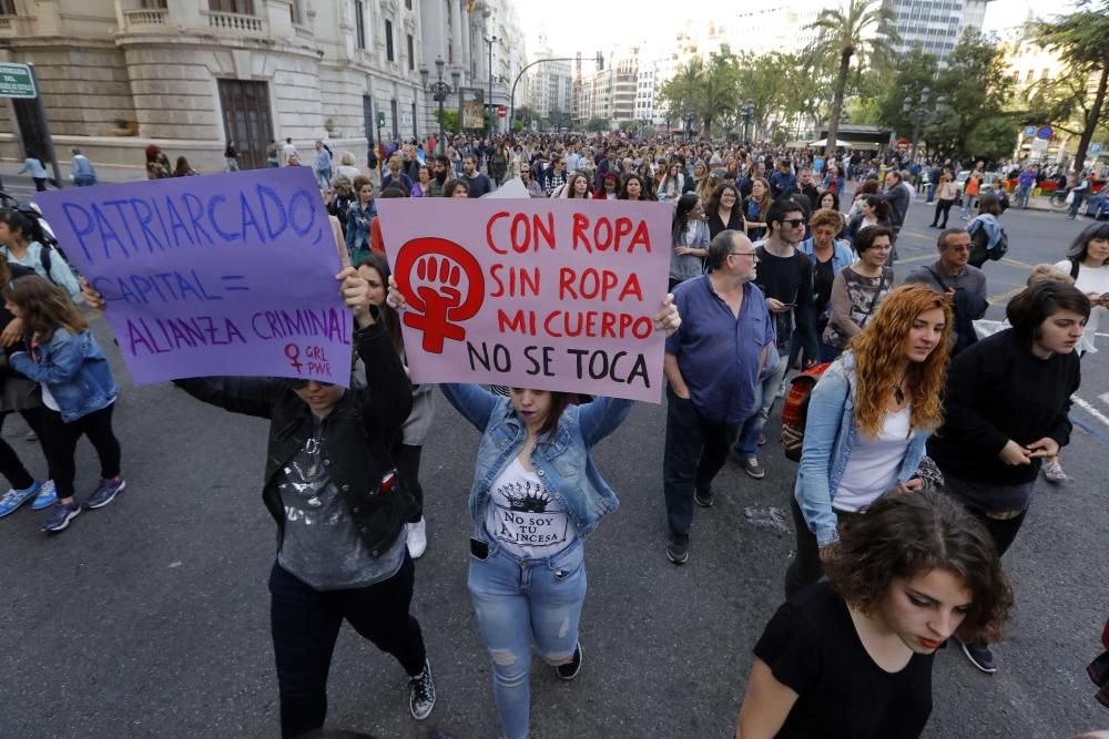 Marcha en València en protesta por la sentencia de 'La Manada'