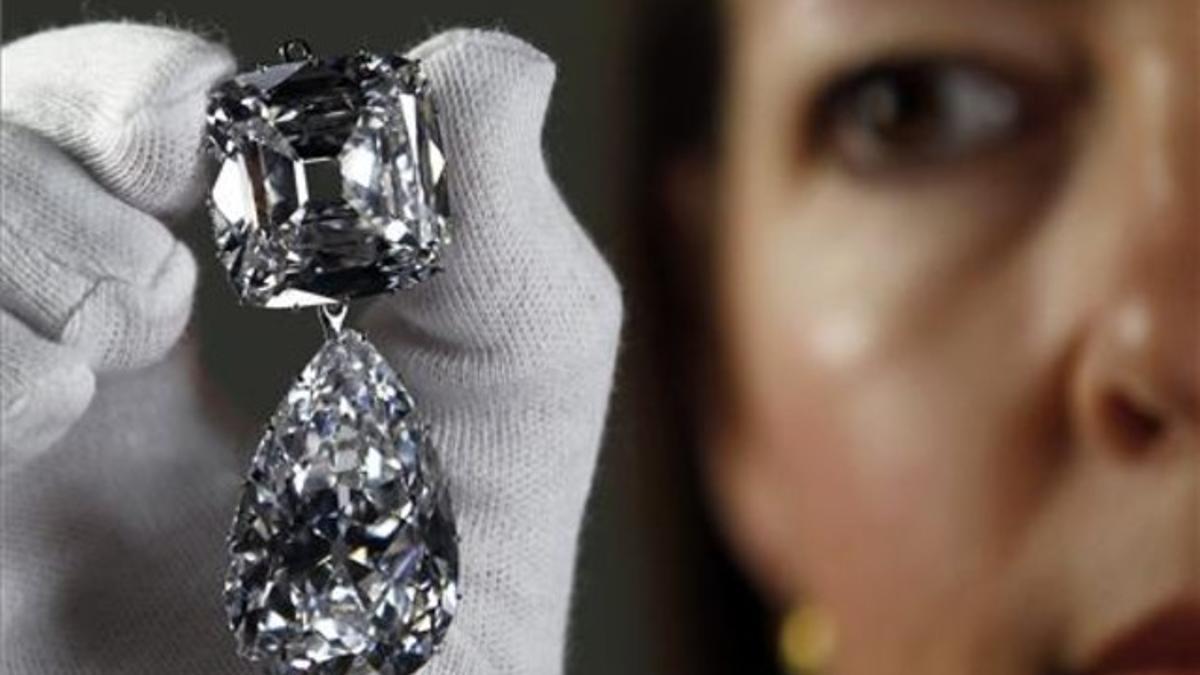 Los diamantes Cullinan III y Cullinan IV, pertenecientes a la Corona Británica, hallados en la mina sudafricana homónima.
