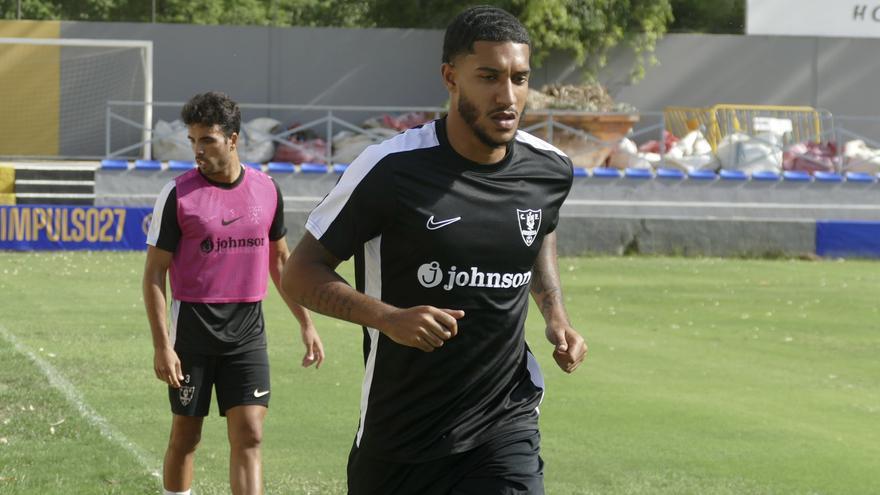 El Orihuela se pone a punto para su estreno liguero ante el Sevilla Atlético