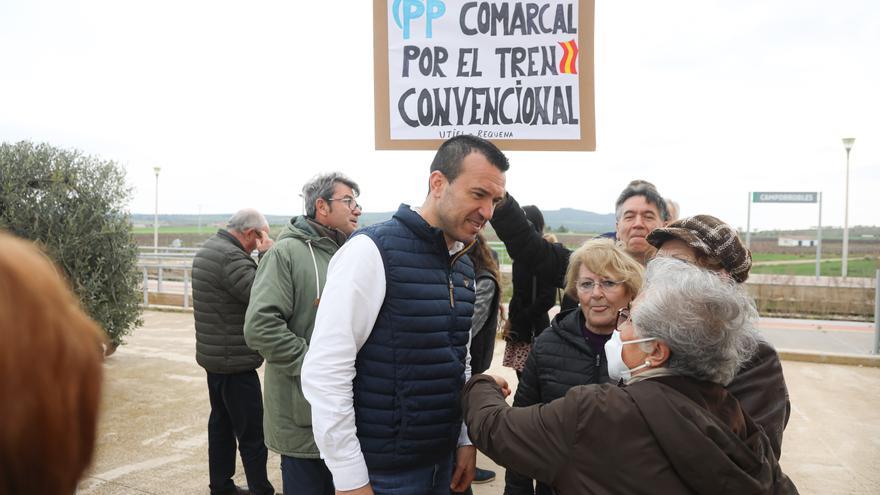 El PP exige en Camporrobles la reapertura del ferrocarril convencional Cuenca-Valencia