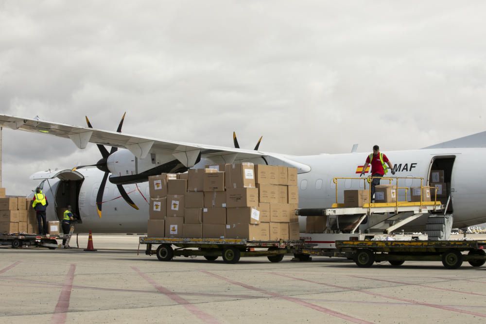 Coronavirus en Canarias | Llega desde China el cuarto cargamento de material sanitario comprado por el Gobierno canario.