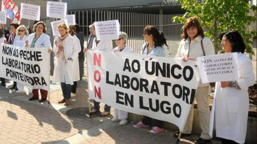 Una de las movilizaciones de los trabajadores del laboratorio de Saúde Pública.  // Rafa Vázquez