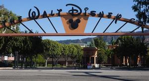 La entrada a Walt Disney Studios en Burbank (California, EEUU).