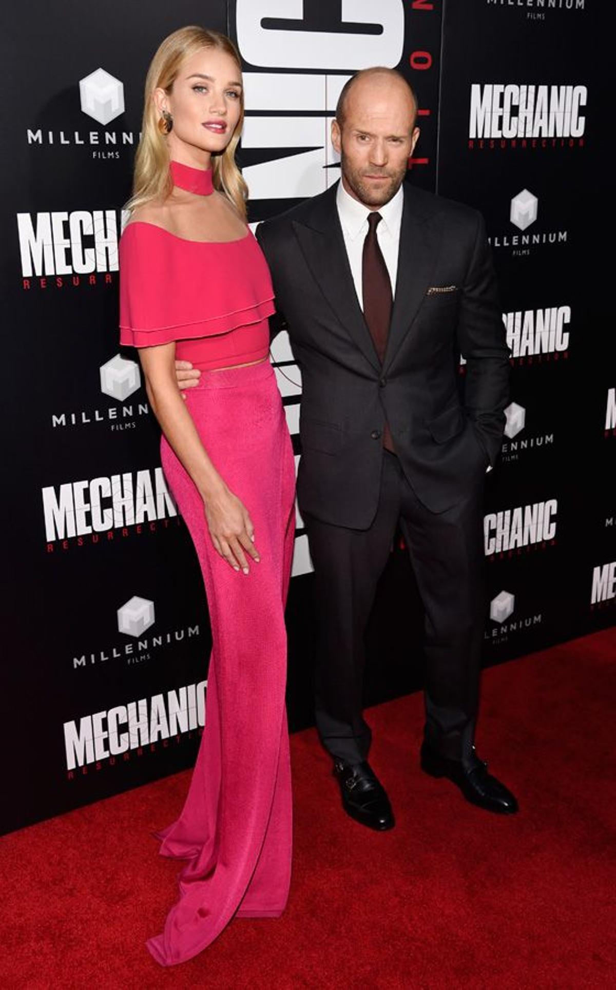 Rosie Huntington y  Jason Statham en el estreno de 'Mechanic: Resurrection'