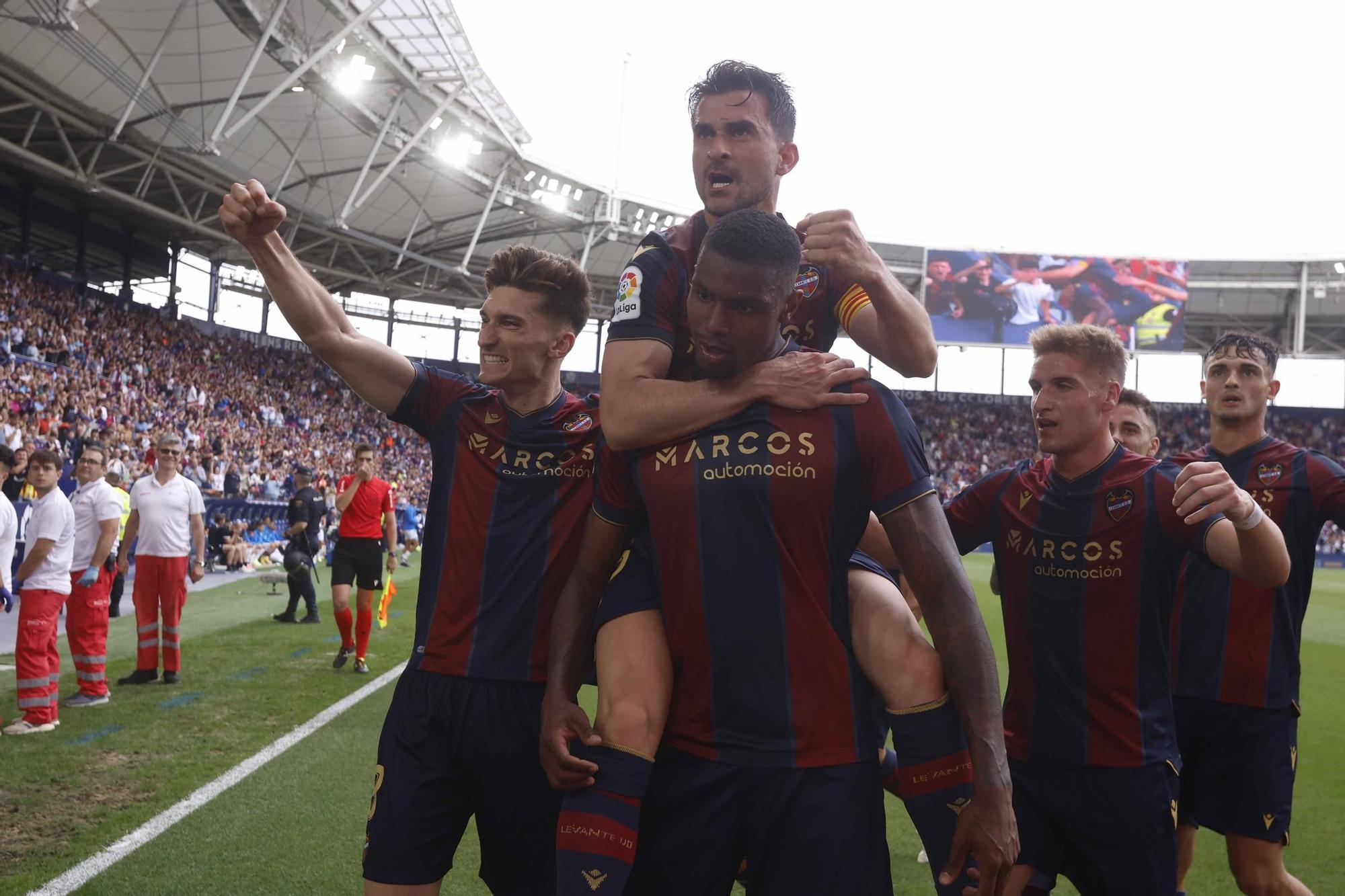 Las mejores imágenes del Levante UD - Deportivo Alavés