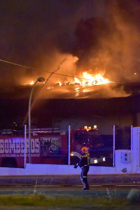 Incendio en la urbanización industrial Las Torres