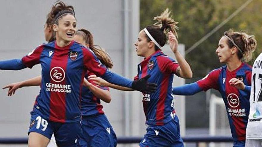 Esther González y Alba Redondo, convocadas con la selección española