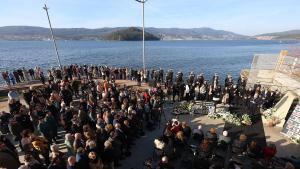 Uno de los homenajes realizado en el cuarto aniversario del naufragio.
