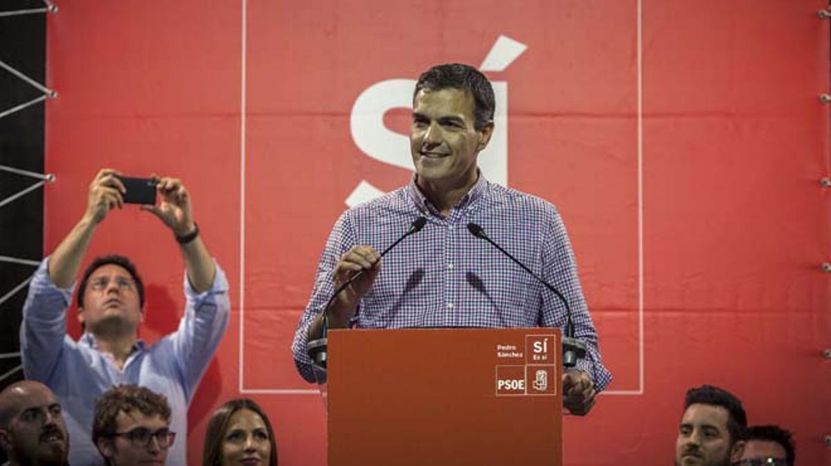 Pedro Sánchez li ha demanat al seu contrincant en aquest procés que s’unís a la seva candidatura.