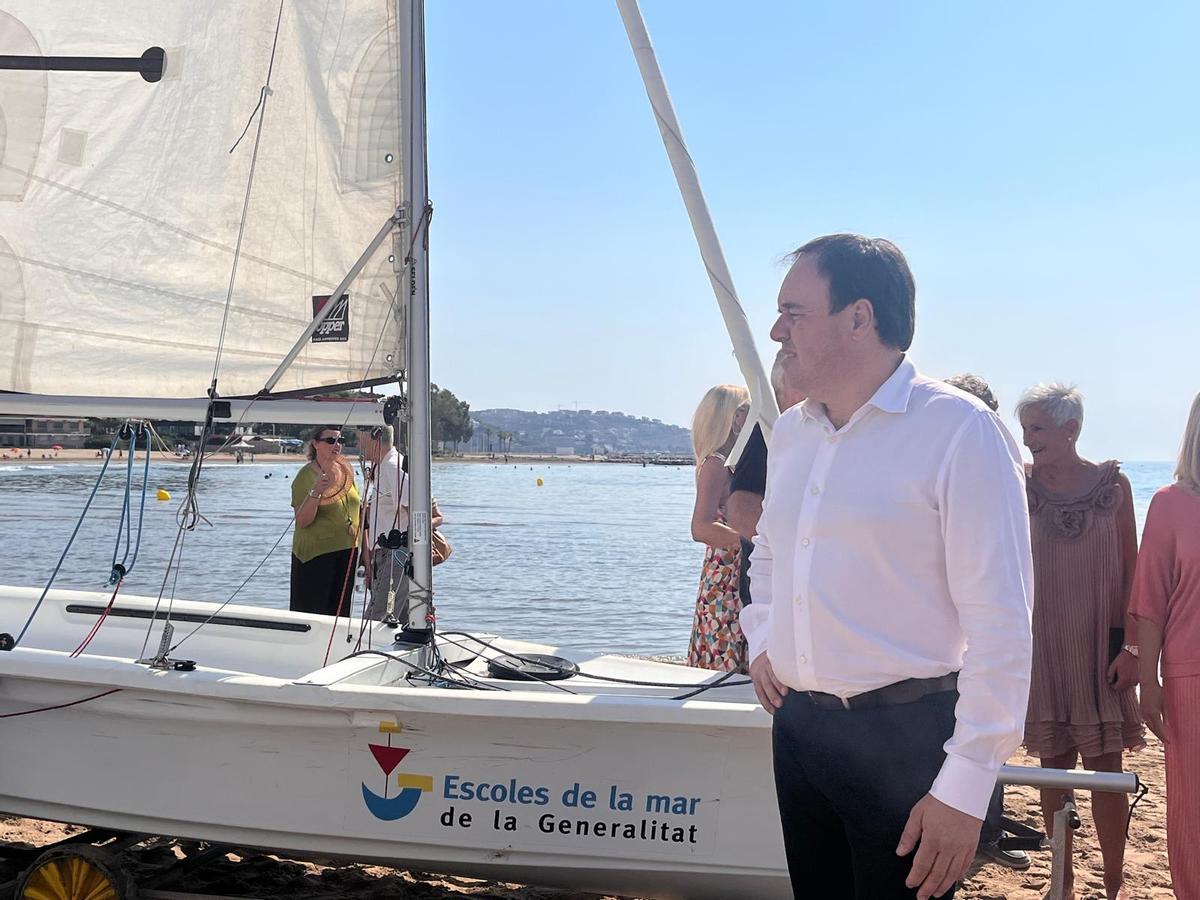 Galeria: Pérez Llorca visita la Escola de la Mar de Benicàssim y destaca la apuesta por el ocio educativo este verano