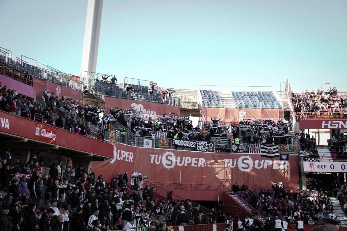 La afición del CD Castellón en Granada.
