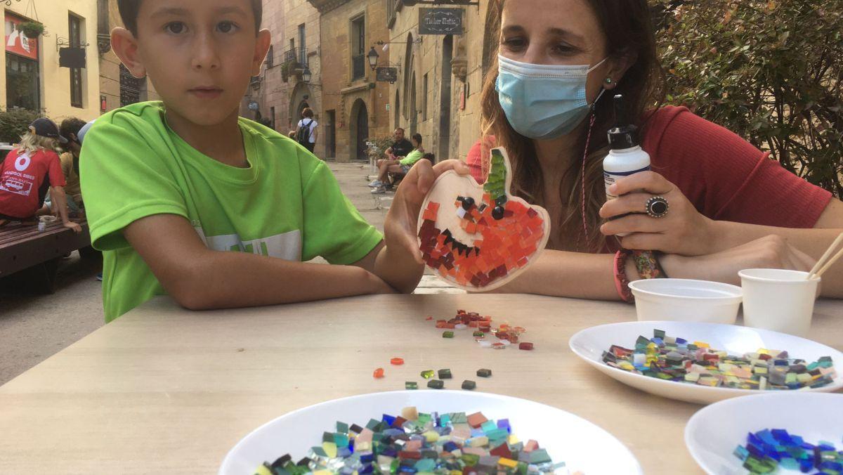 En los talleres nos enseñarán a hacer un mosaico en forma de calabaza.