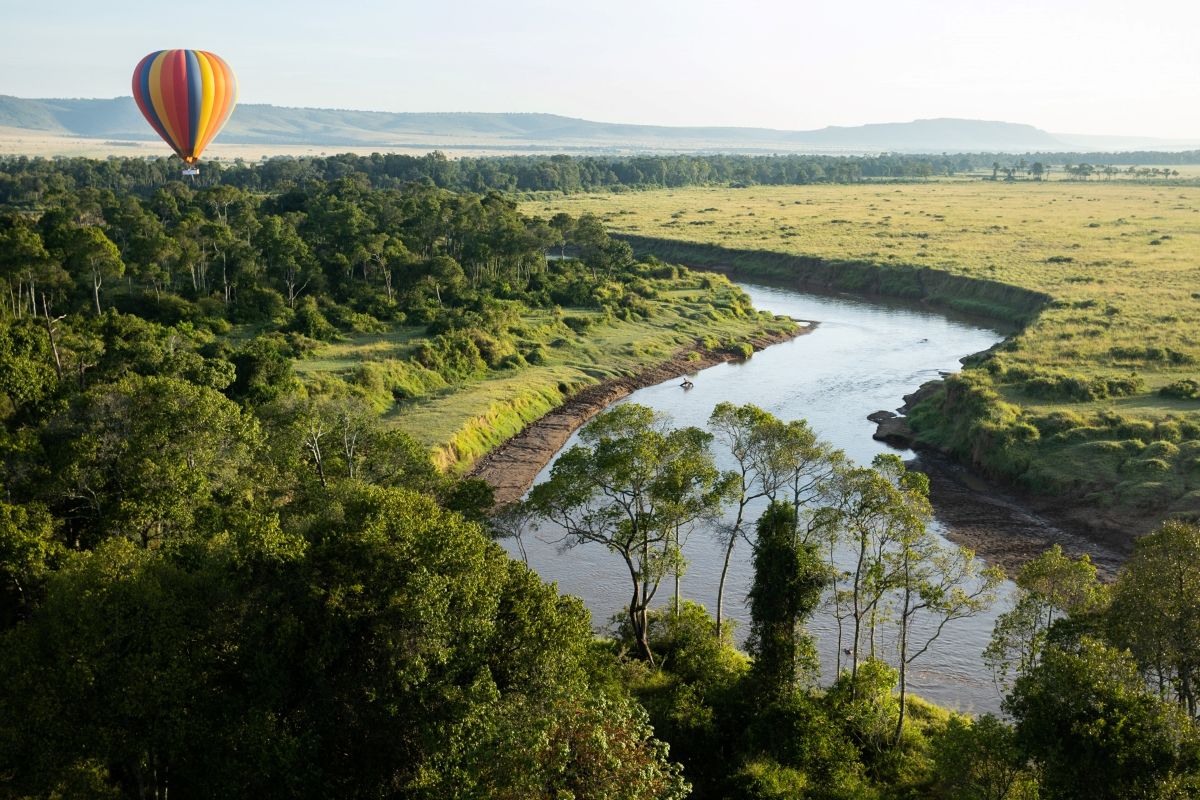 Paseo en globo por encima del río Mara.